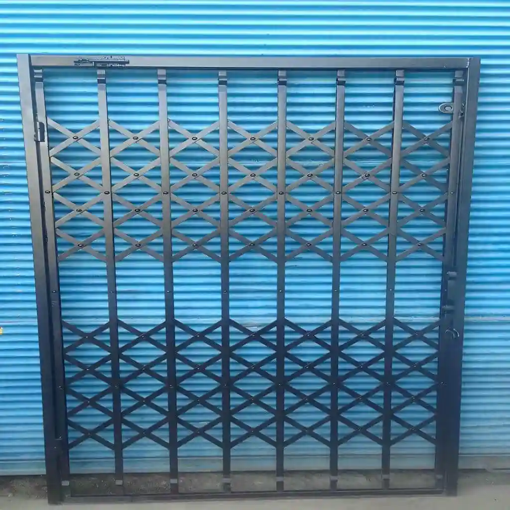 درب آکاردئونی ضد سرقت