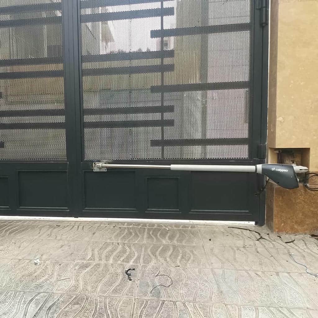 نصب جک درب پارکینگ ضدزنگ در قزوین