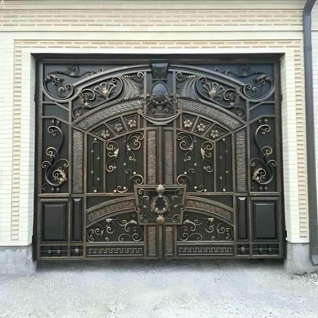 درب حیاط فرفورژه در کردان