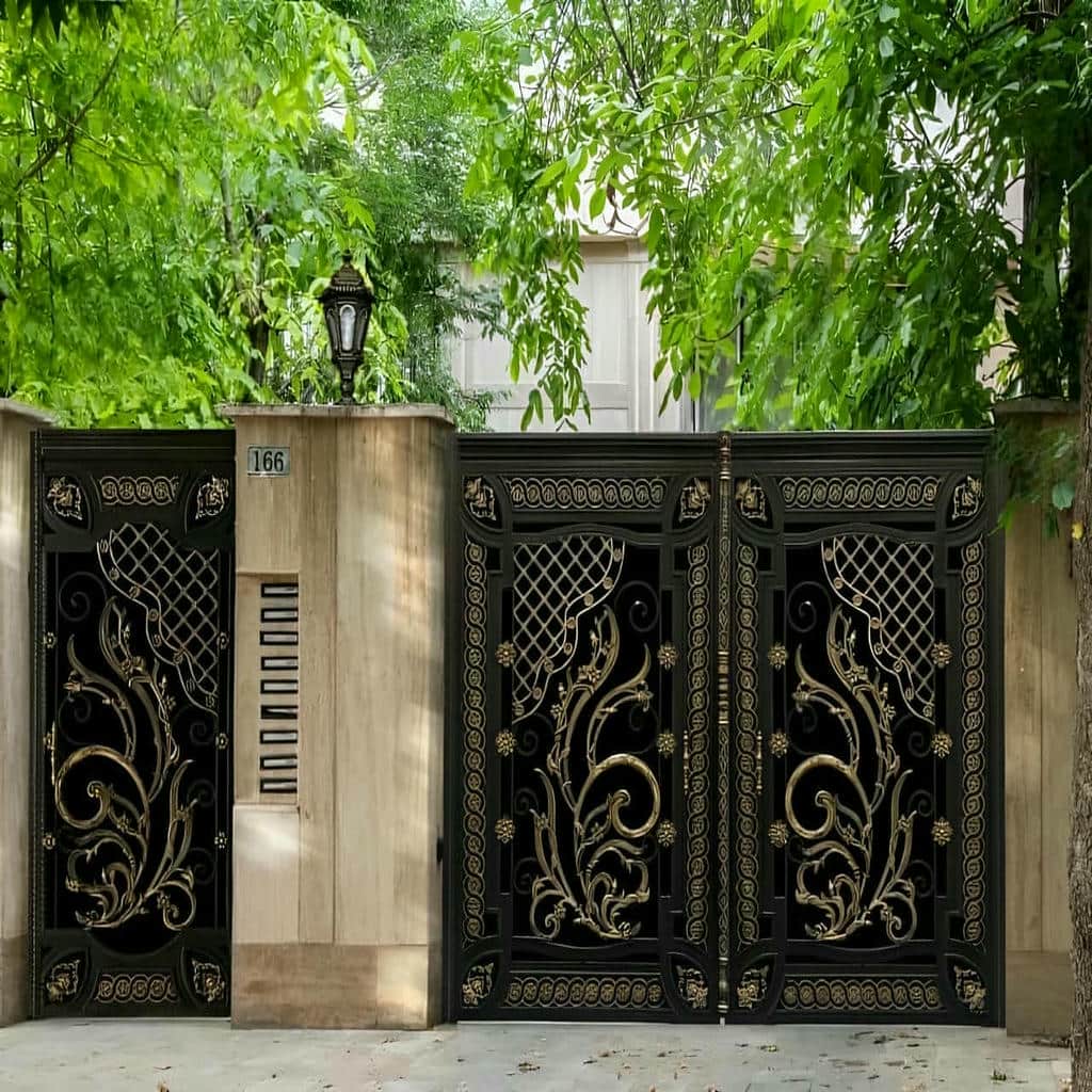 نصب درب حیاط فرفورژه ویلایی در بندر لنگه