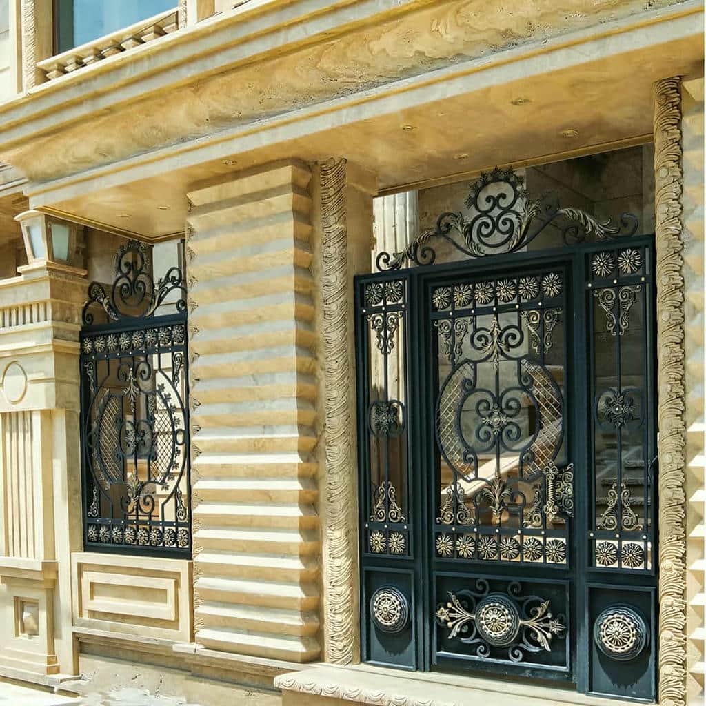 نصب درب حیاط فرفورژه ویلایی در قزوین