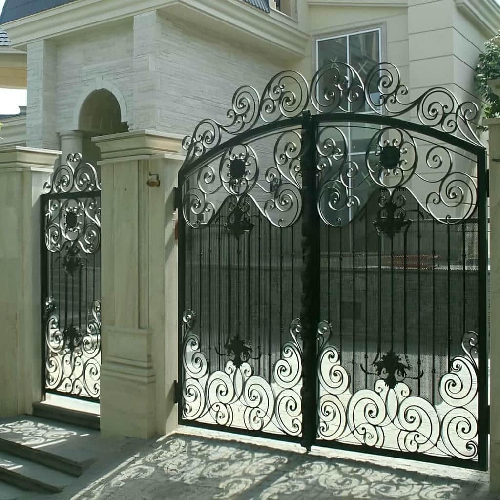درب حیاط فرفورژه در کمال شهر