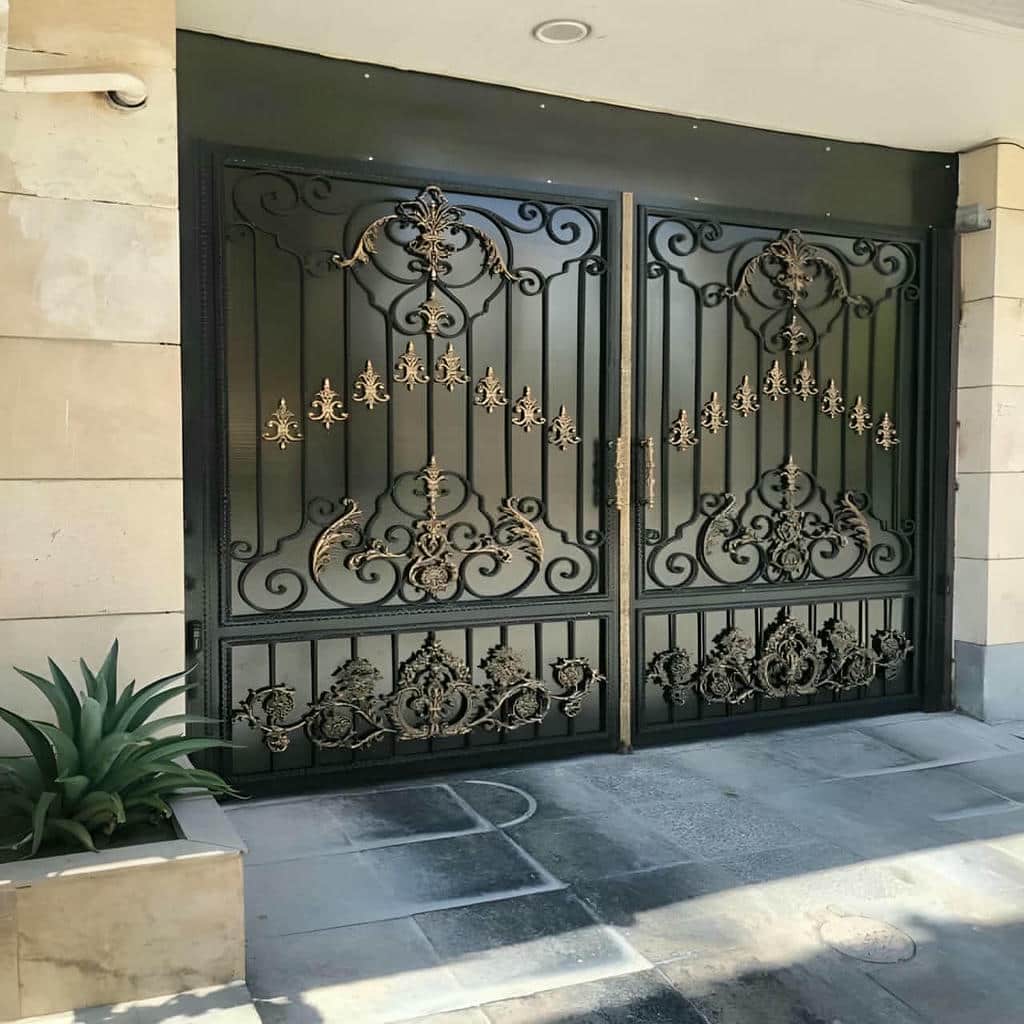 قیمت درب حیاط فرفورژه کلاسیک در نیشابور