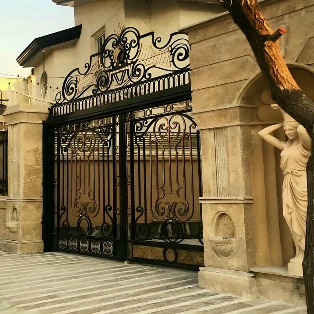 نصب درب حیاط فرفورژه ویلایی در آمل