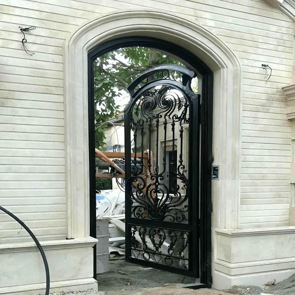 درب حیاط فرفورژه در بندر دیلم