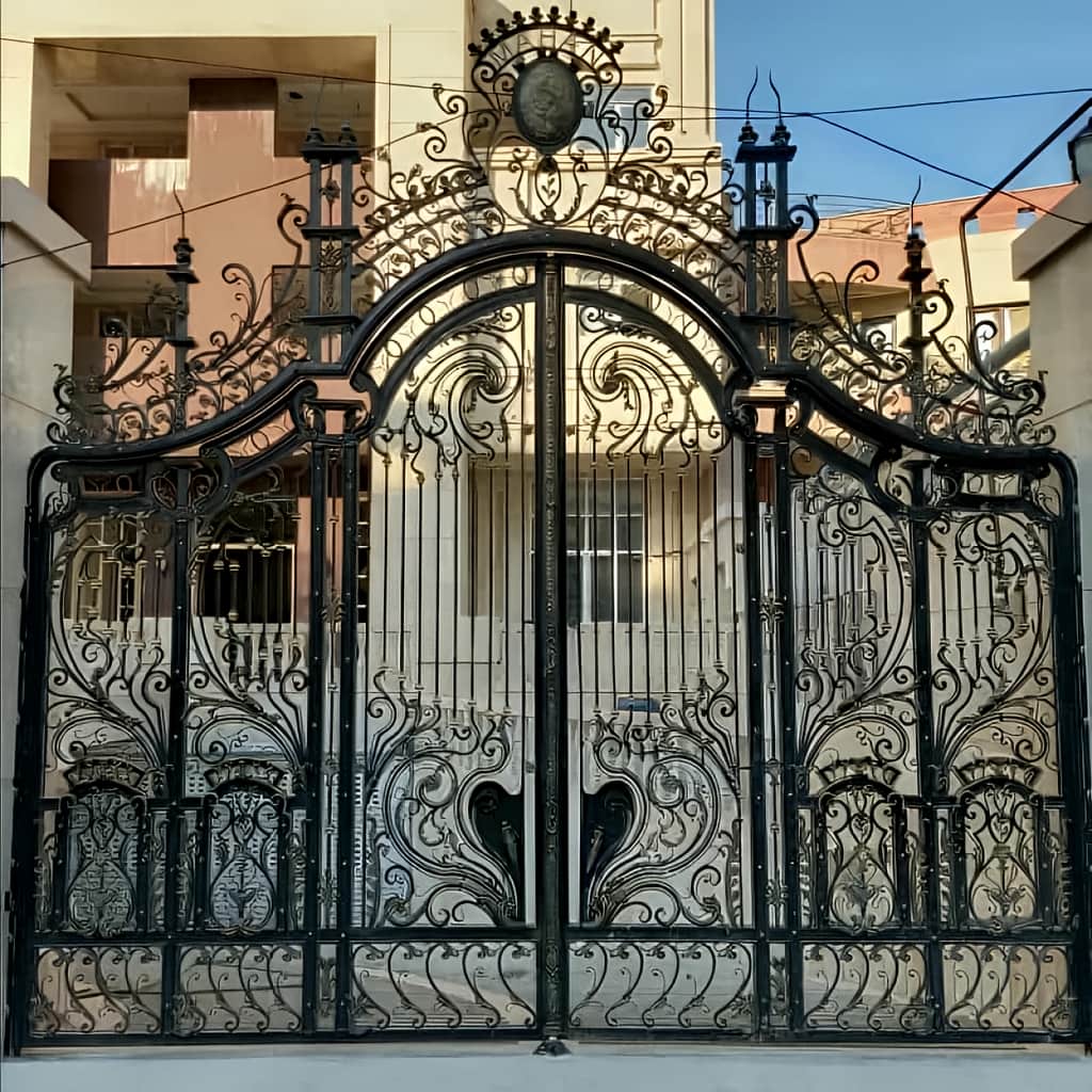 قیمت درب حیاط فرفورژه کلاسیک در مشهد