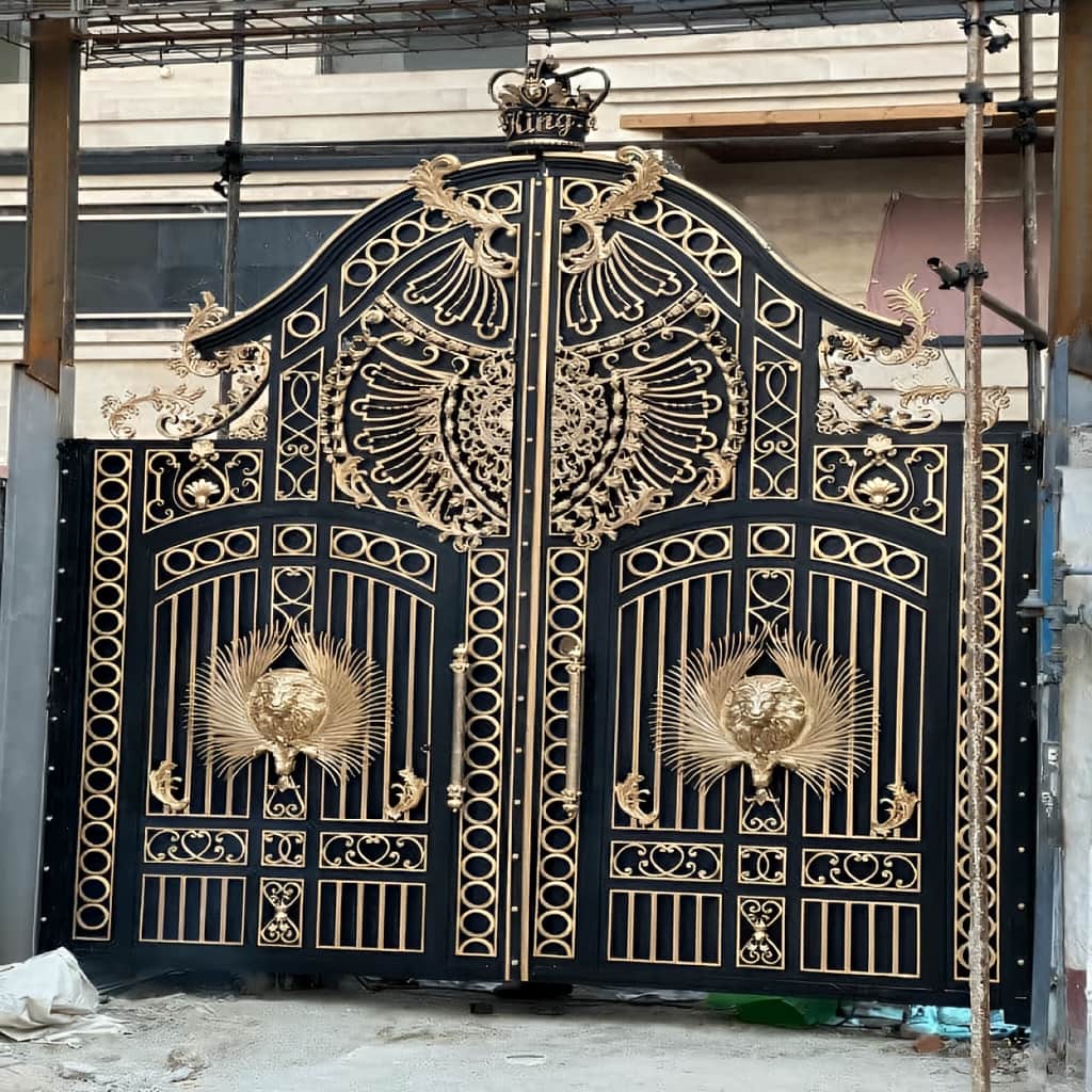 خرید درب حیاط فرفورژه کلاسیک در آبادان