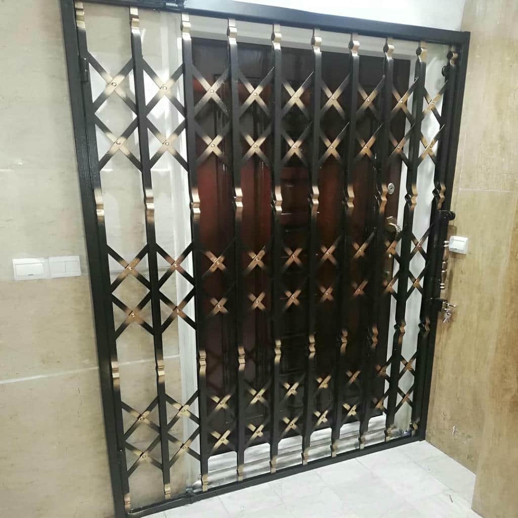 نصب درب آکاردئونی ضد سرقت چهار گل در همدان