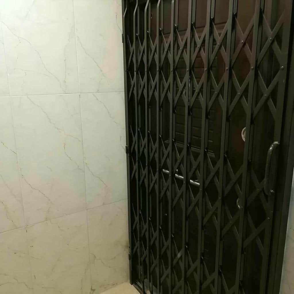 نصب درب آکاردئونی ضد سرقت چهار گل در ساری