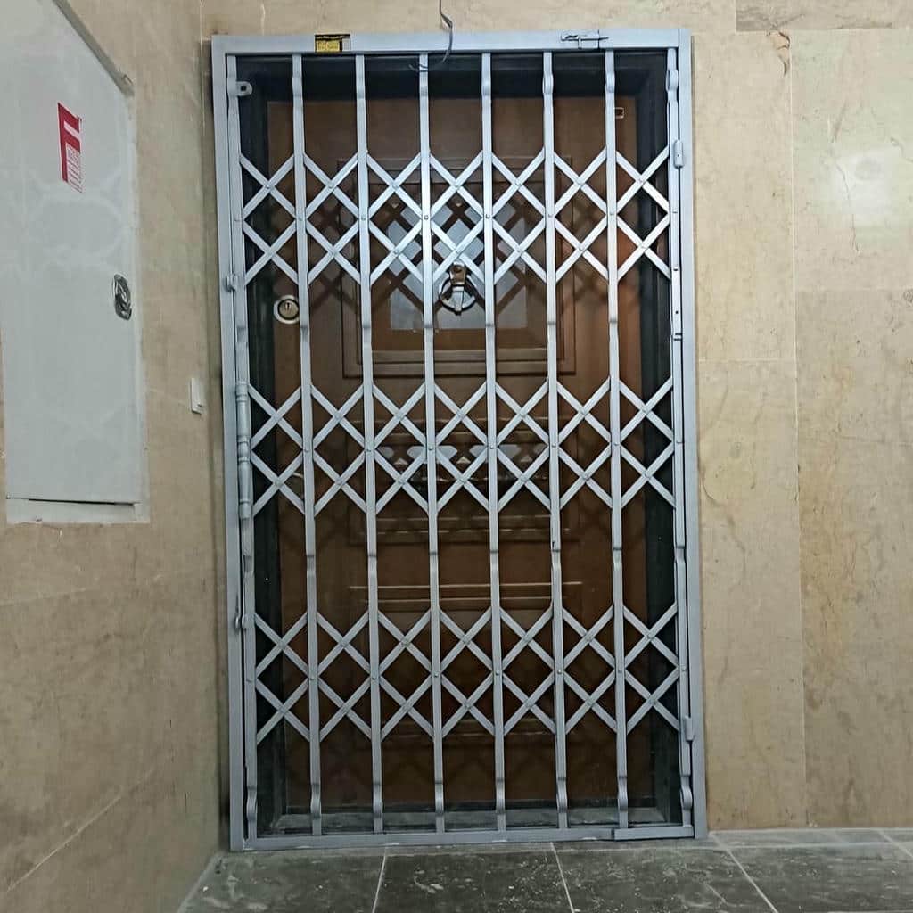 درب آکاردئونی ضد سرقت در کیش