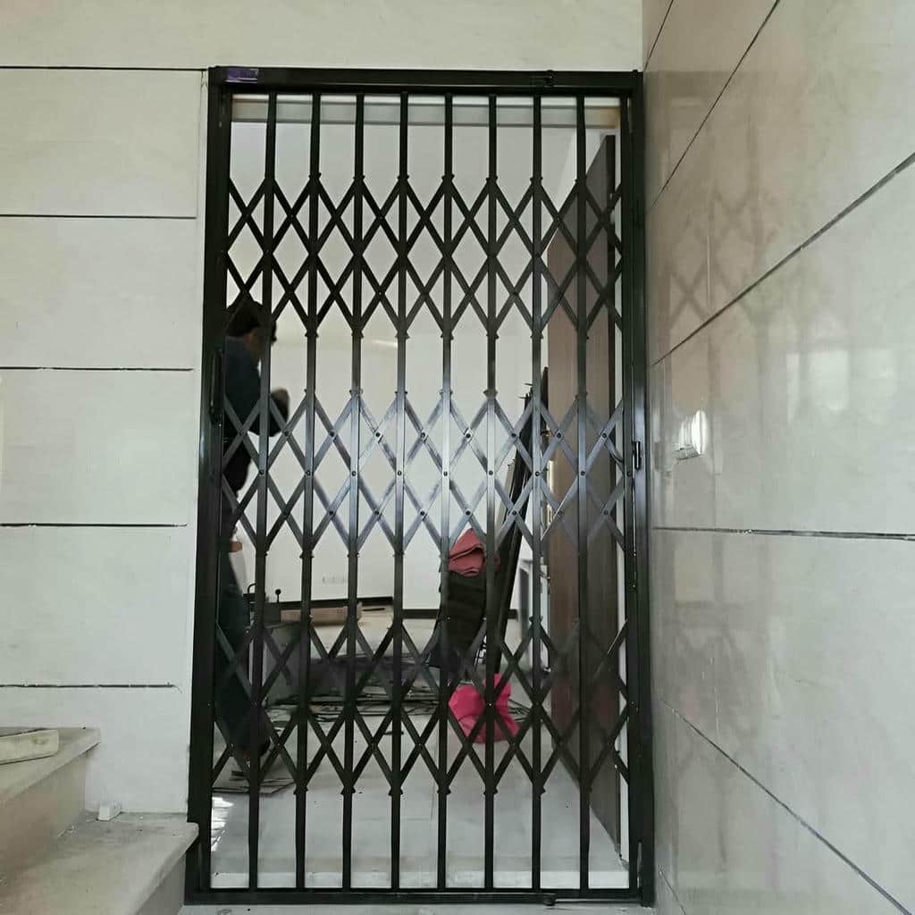 نصب درب آکاردئونی ضد سرقت چهار گل در دماوند