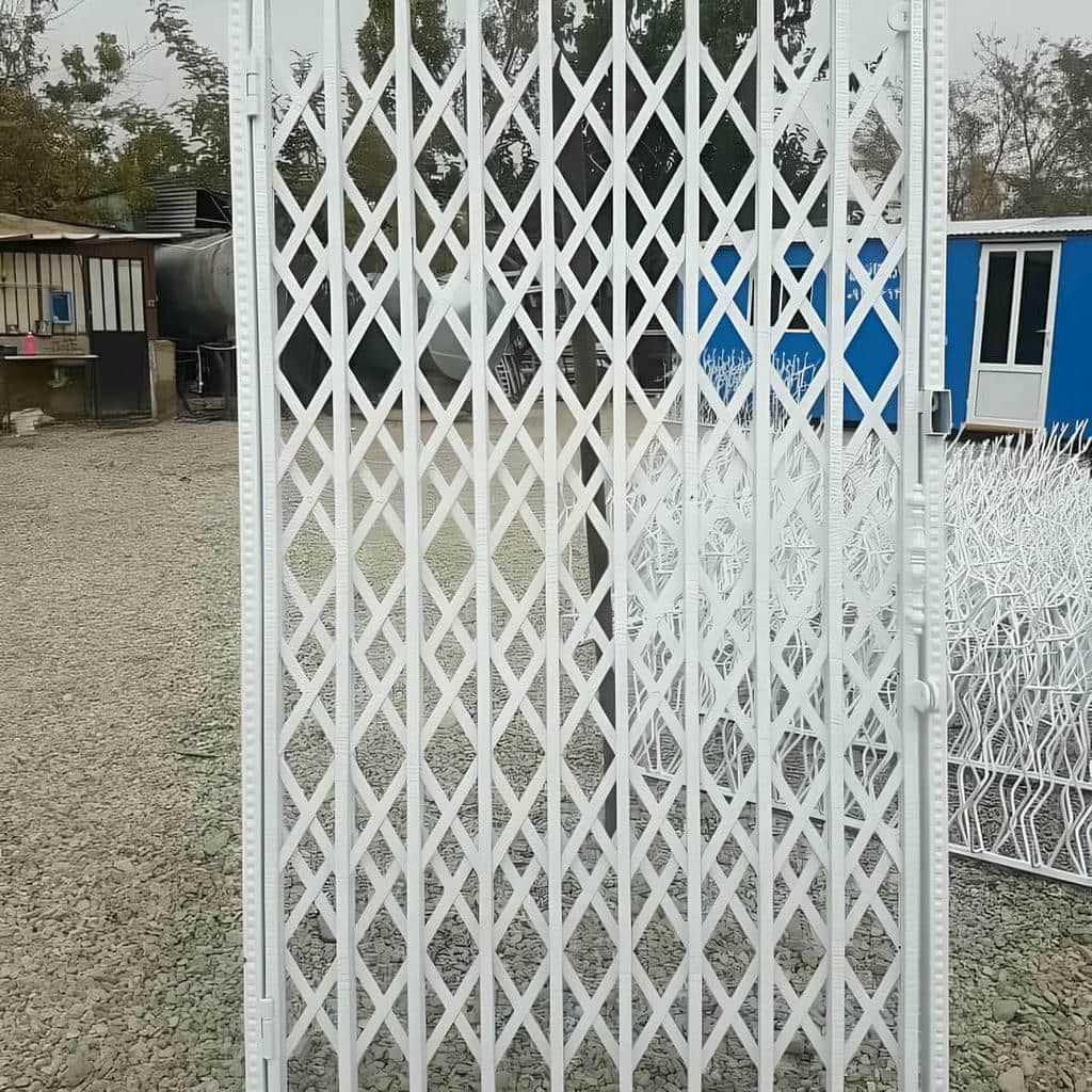 نصب درب آکاردئونی ضد سرقت چهار گل در لواسان