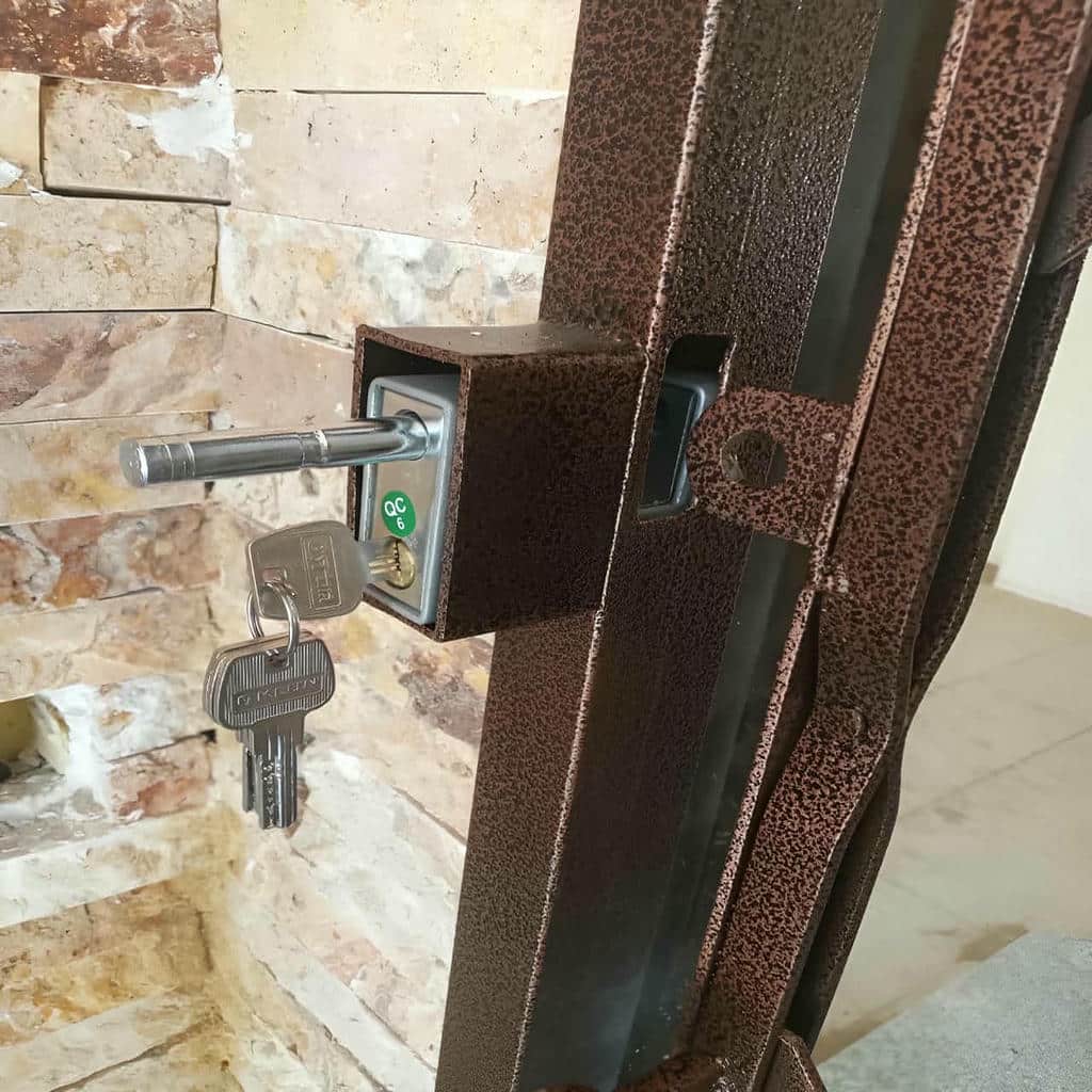درب آکاردئونی ضد سرقت در سنندج