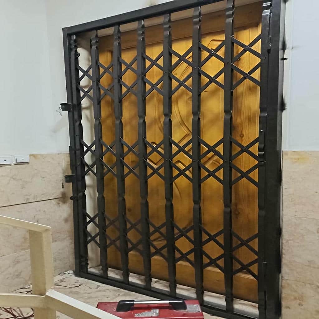قیمت درب آکاردئونی ضد سرقت سه گل در همدان