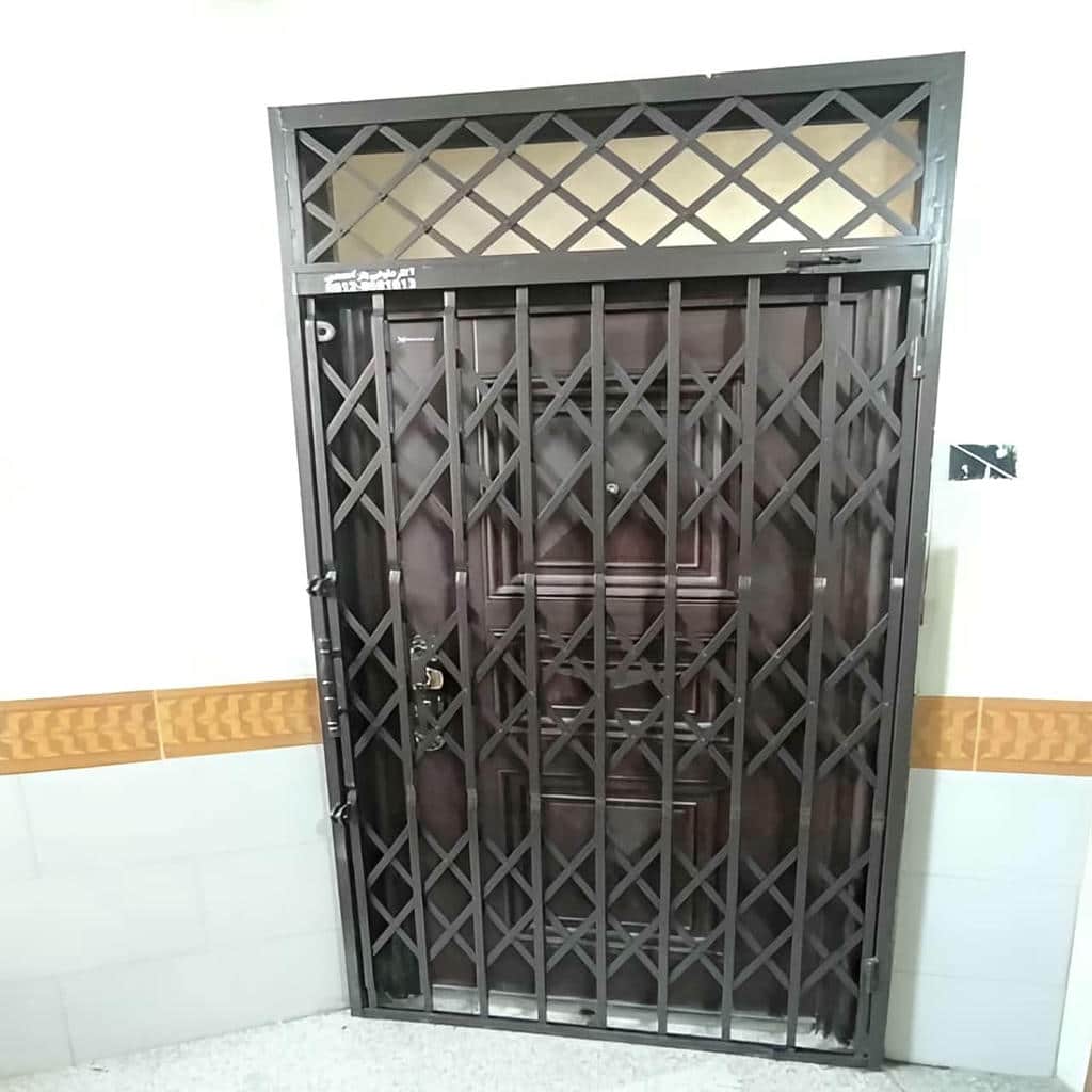 نصب درب آکاردئونی ضد سرقت چهار گل در آمل