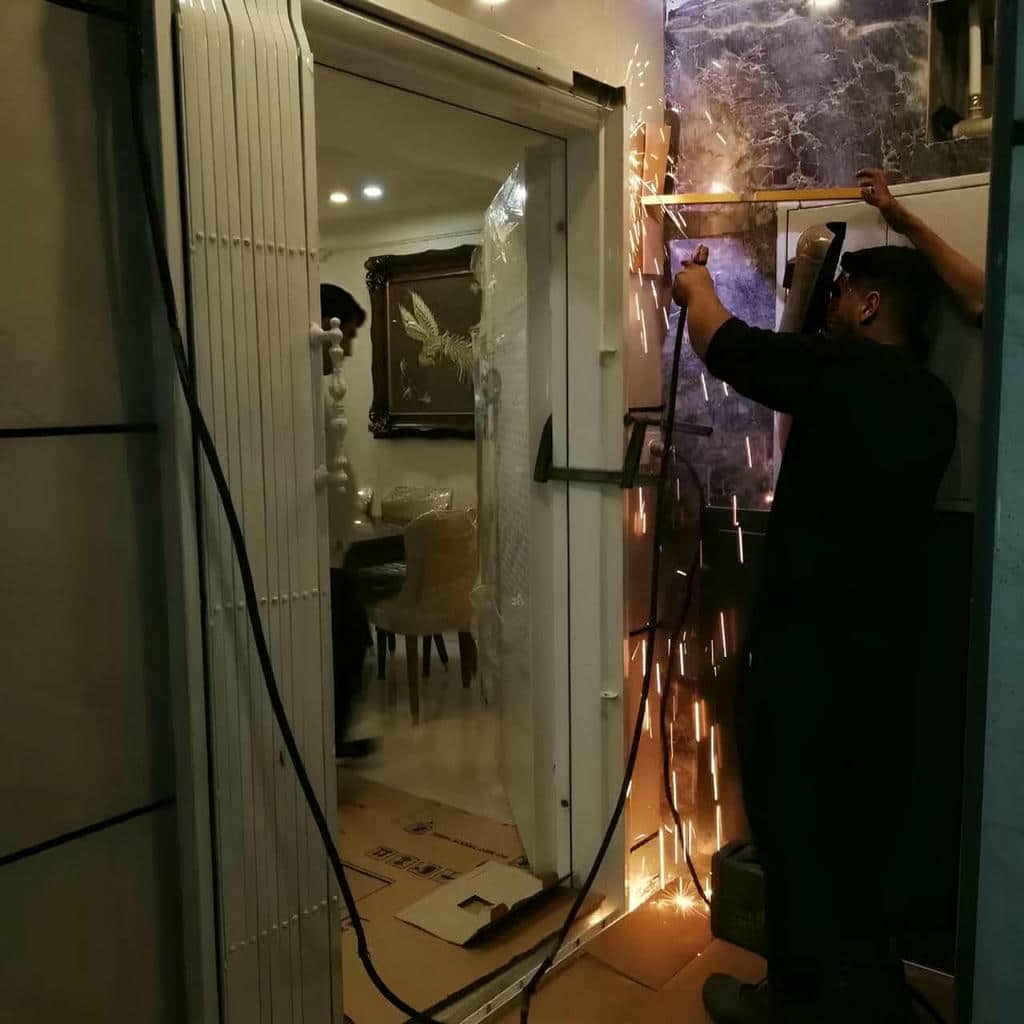 فروش درب آکاردئونی ضد سرقت تمام گل در اندیشه