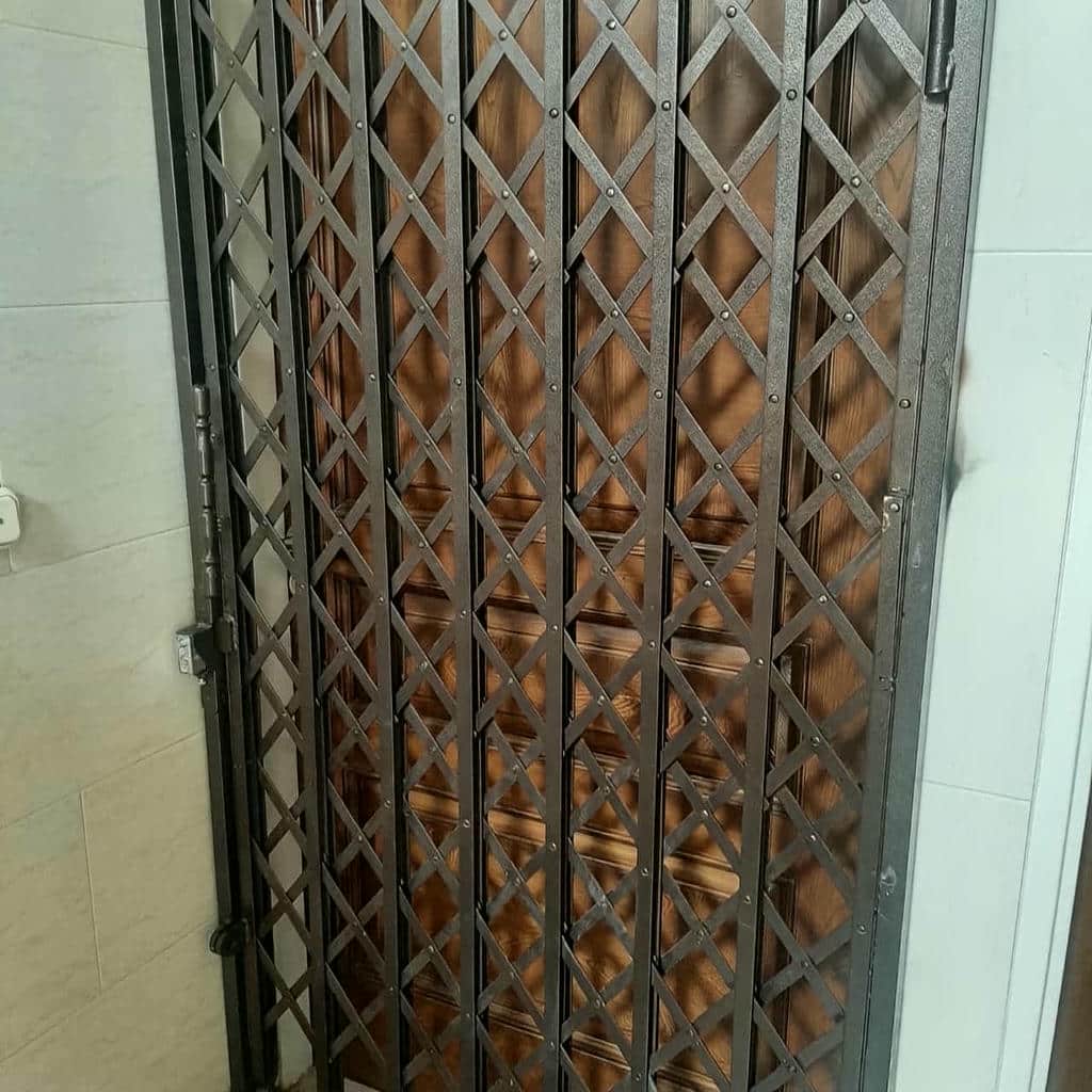 درب آکاردئونی ضد سرقت در قم