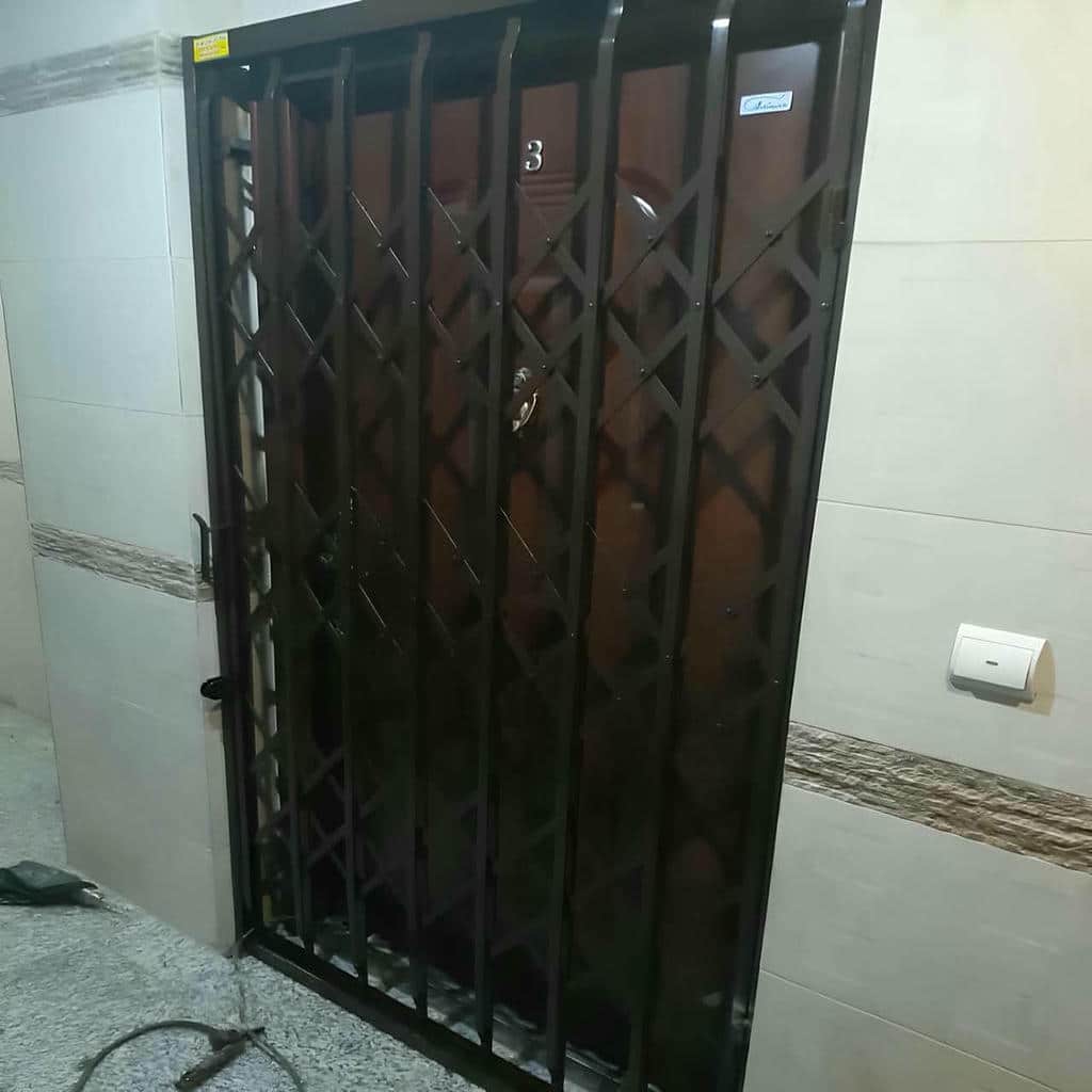 نصب درب آکاردئونی ضد سرقت چهار گل در بابل
