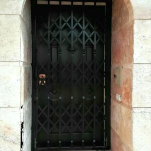 درب آکاردئونی ضد سرقت در سیرجان