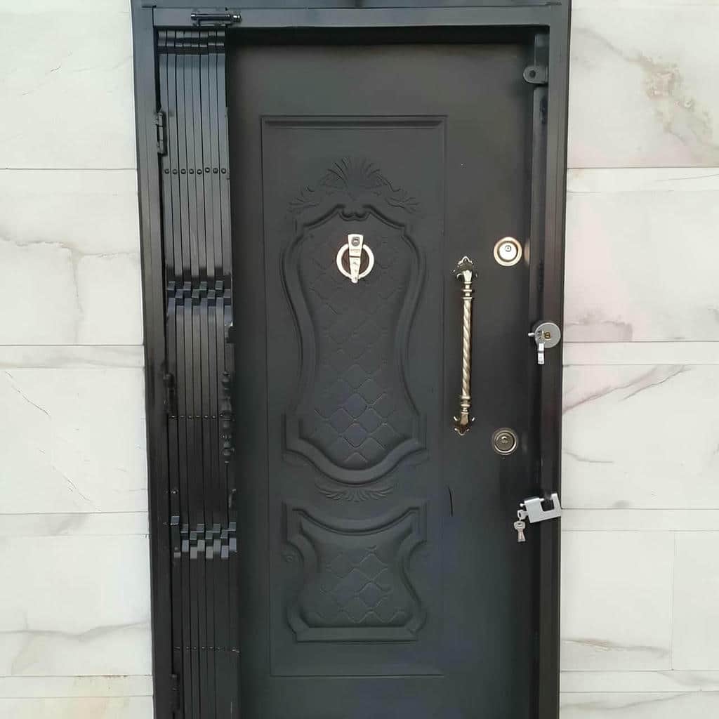نصب درب آکاردئونی ضد سرقت چهار گل در اندیشه