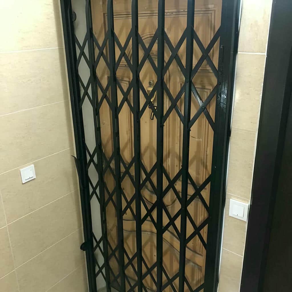 نصب درب آکاردئونی ضد سرقت چهار گل در مریوان