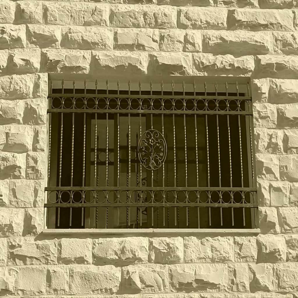 حفاظ پنجره در آبسرد