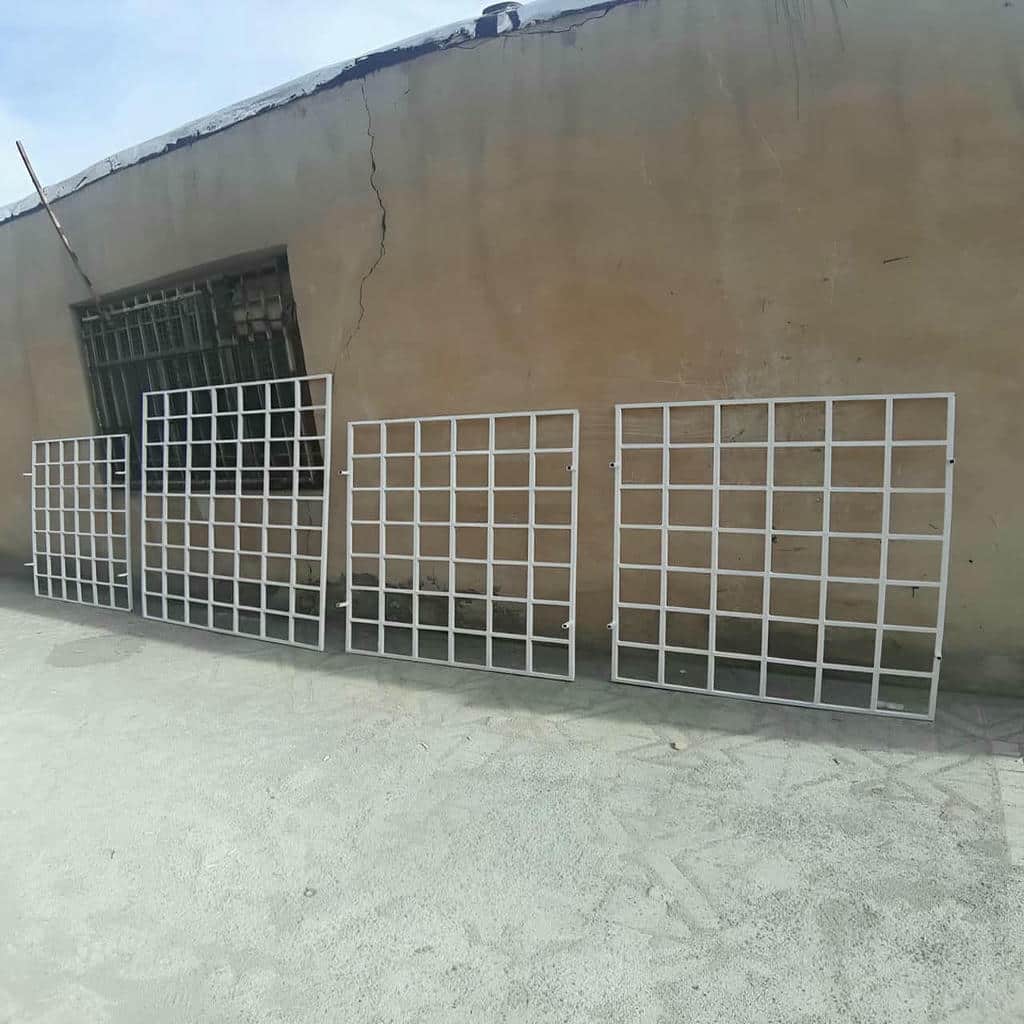 نصب حفاظ پنجره مدرن هندسی در قائمشهر