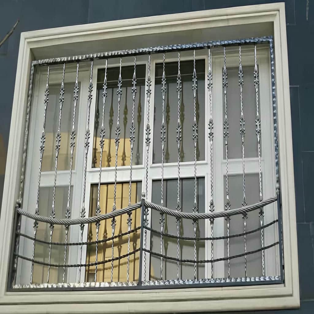 حفاظ پنجره در گنبدکاووس