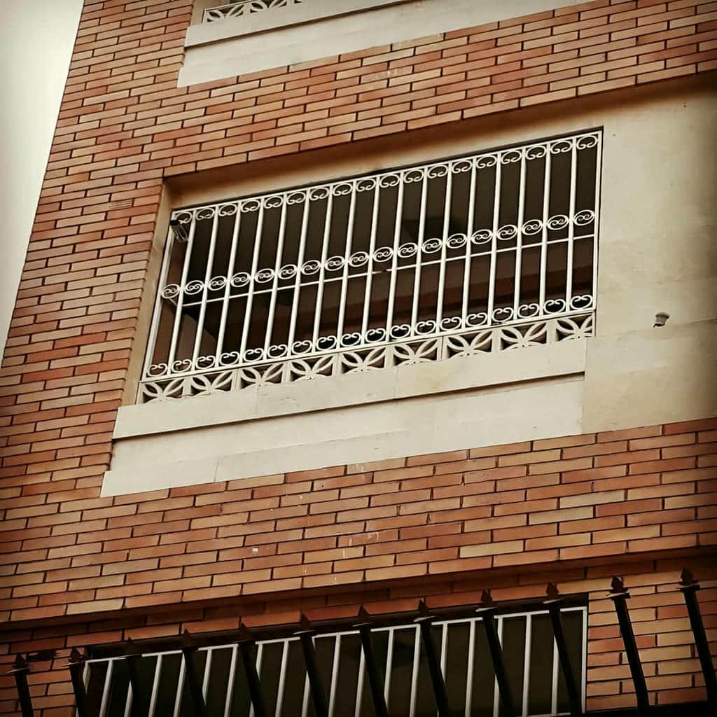 نصب حفاظ پنجره مدرن هندسی در سبزوار