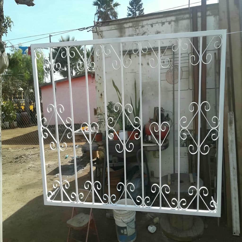 نصب حفاظ پنجره مدرن هندسی در زاهدان