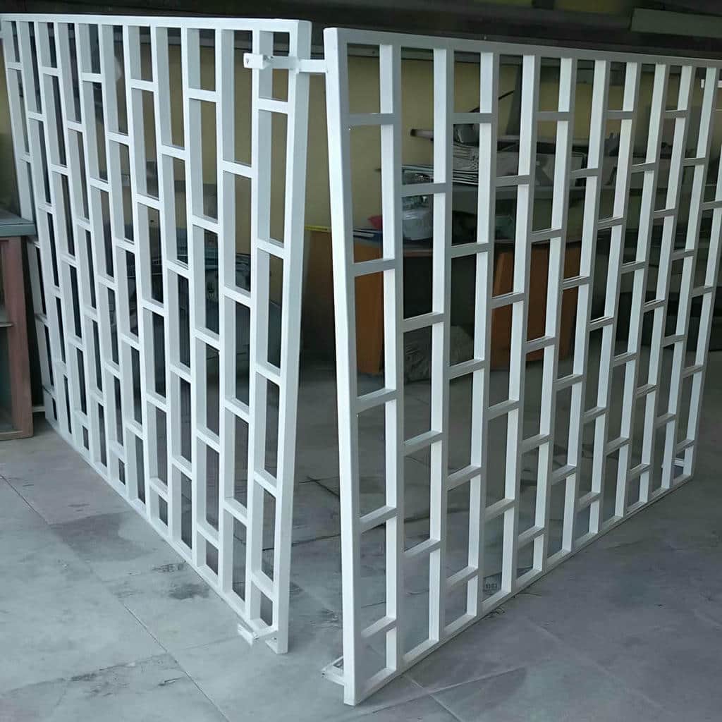نصب حفاظ پنجره مدرن هندسی در آبسرد