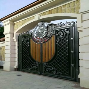 درب حیاط فرفورژه در سیرجان