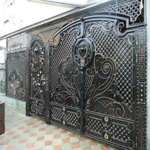 درب حیاط فرفورژه در بندر بوشهر