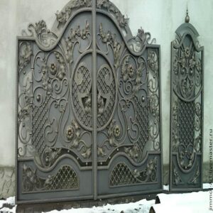 درب حیاط فرفورژه در اردبیل