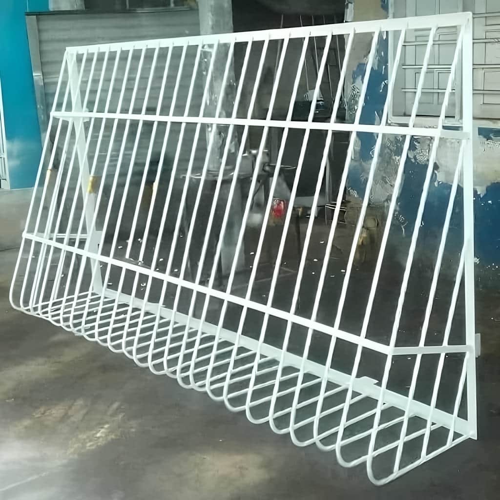 حفاظ پنجره با نصب دقیق روی دیوار اطراف