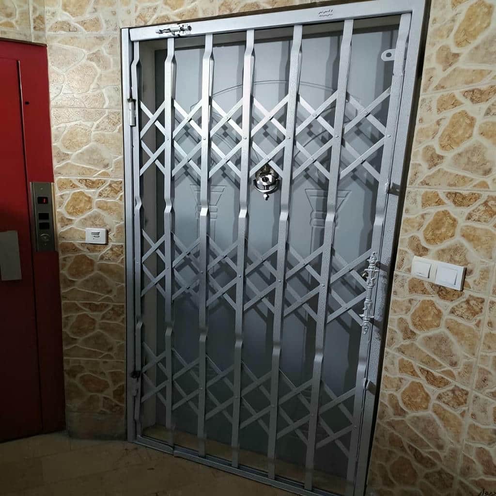 قفل درب آکاردئونی کتابی با بدنه مقاوم و زبانه محکم