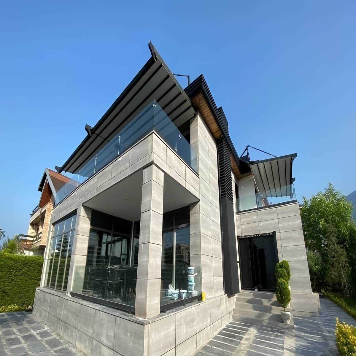 سقف برقی پارچه ای مقاوم با سازه پرگولای محکم