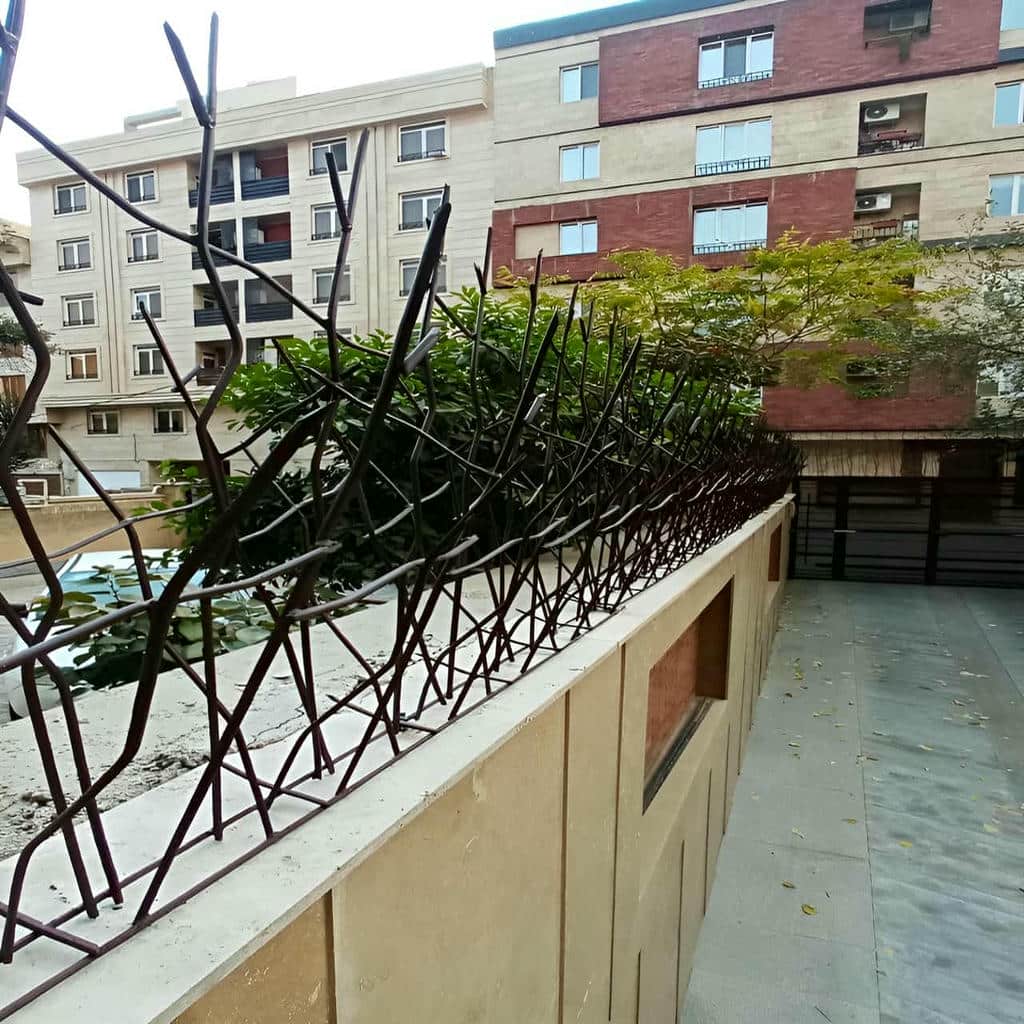 حفاظ روی دیوار با شاسی محکم و نصب تراز