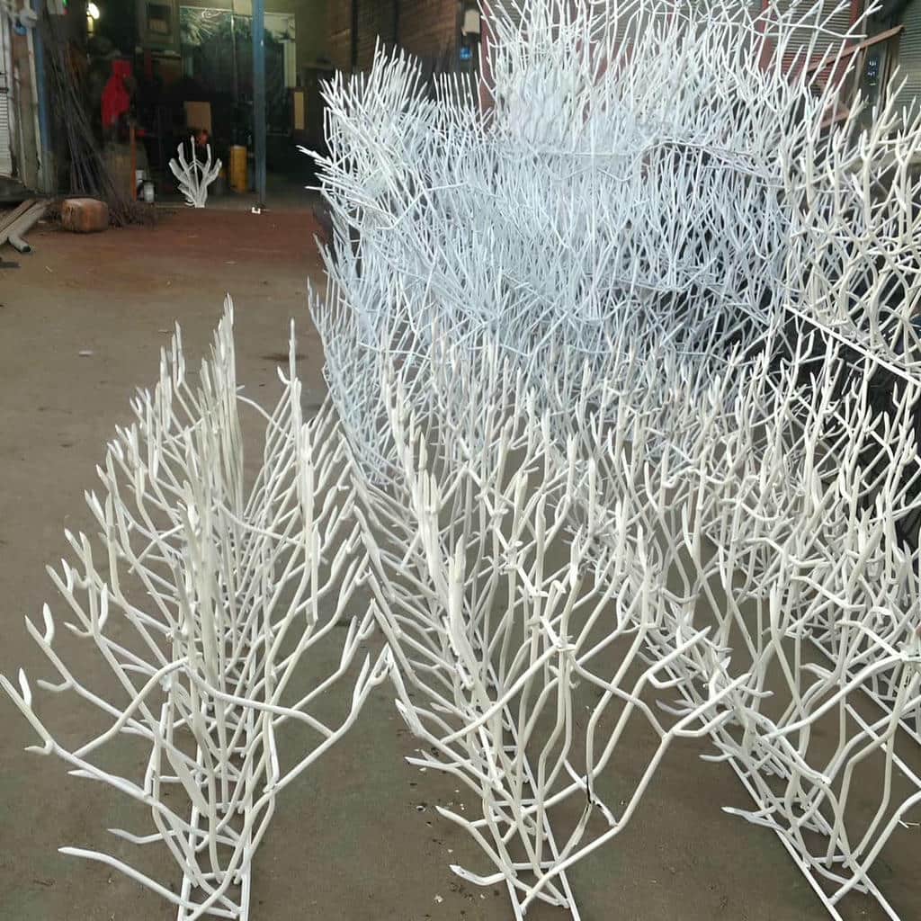 حفاظ شاخ گوزنی خاردار با طراحی شاخه ای و متراکم