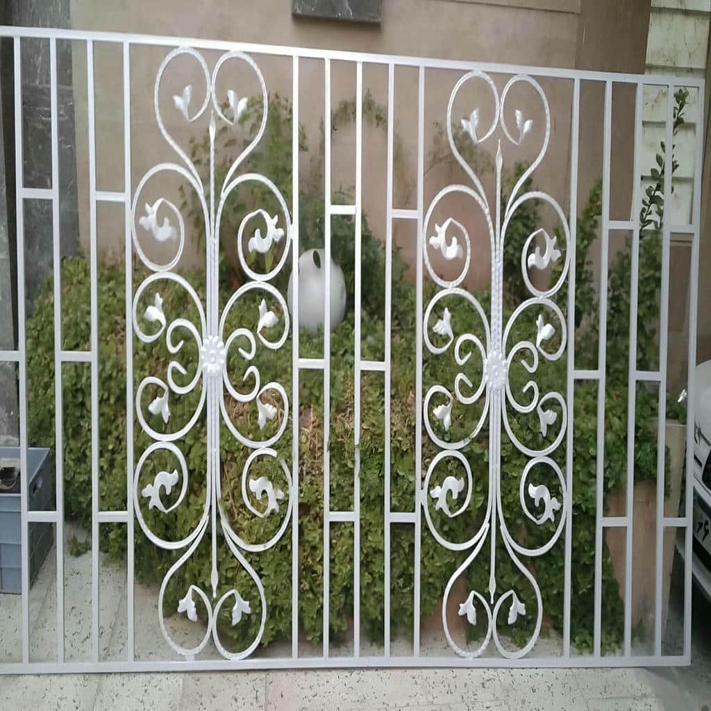 حفاظ پنجره فلزی با جوشکاری تمیز در اتصال میله ها