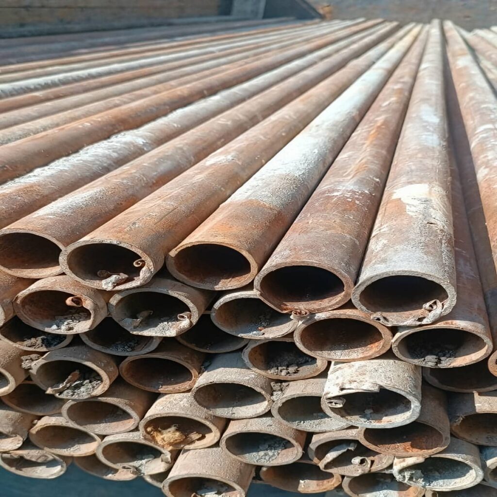 اجرای لوله داربست فولادی با بست استاندارد