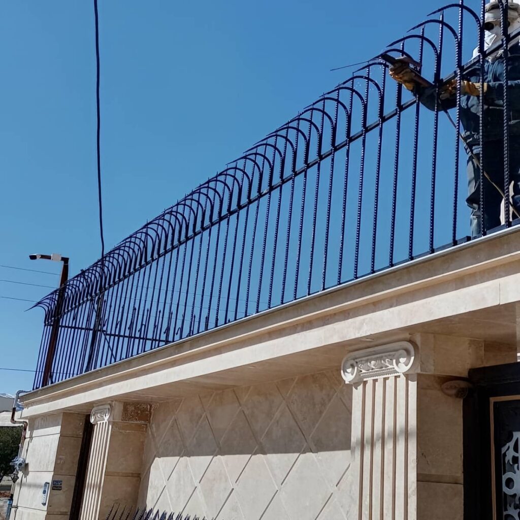 حفاظ سرنیزه ای و شاخ گوزنی با برش دقیق شاخه های فلزی