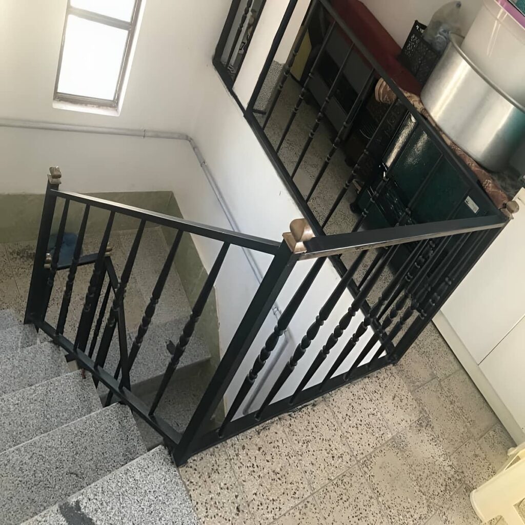 نرده استیل ضدزنگ ساده برای ورودی ساختمان