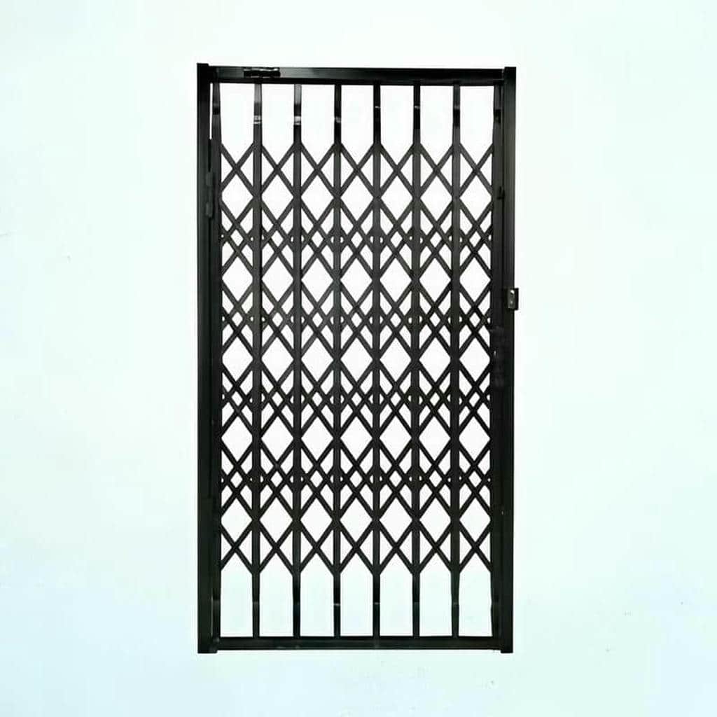 اجرای درب آکاردئونی پنج گل دوبل برای دهانه عریض