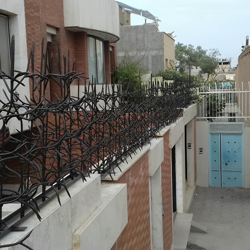 نصب حفاظ آبشاری روی سنگ درپوش مقاوم