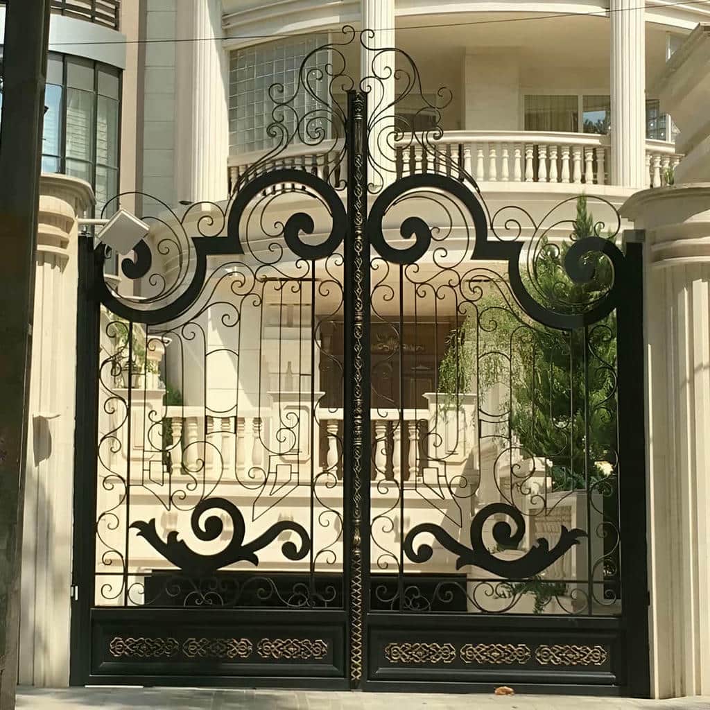 درب حیاط شاسی سنگین ساده مناسب پارکینگ پرتردد