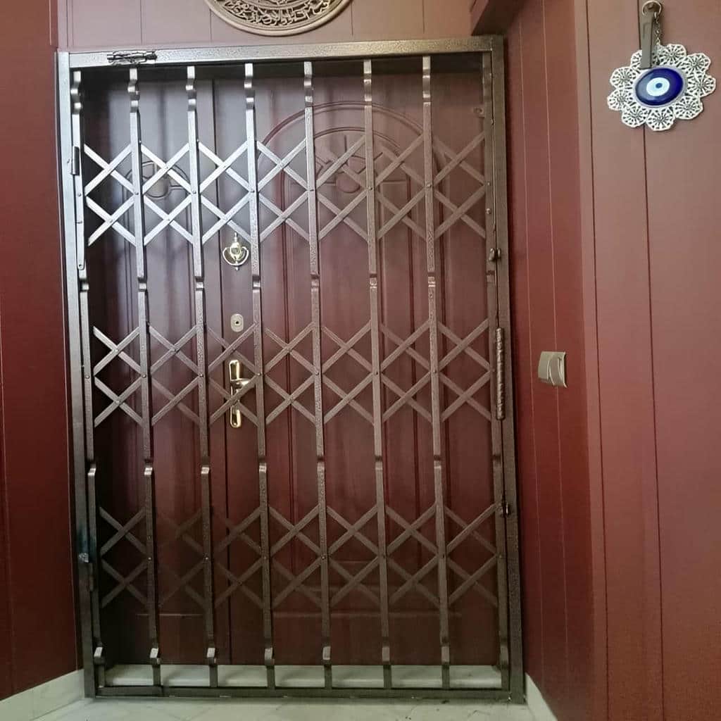 تعمیر درب آکاردئونی قفل مخفی کتابی و تنظیم ریل