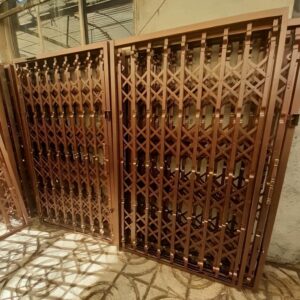 8 طرح درب آکاردئونی سفید طلایی