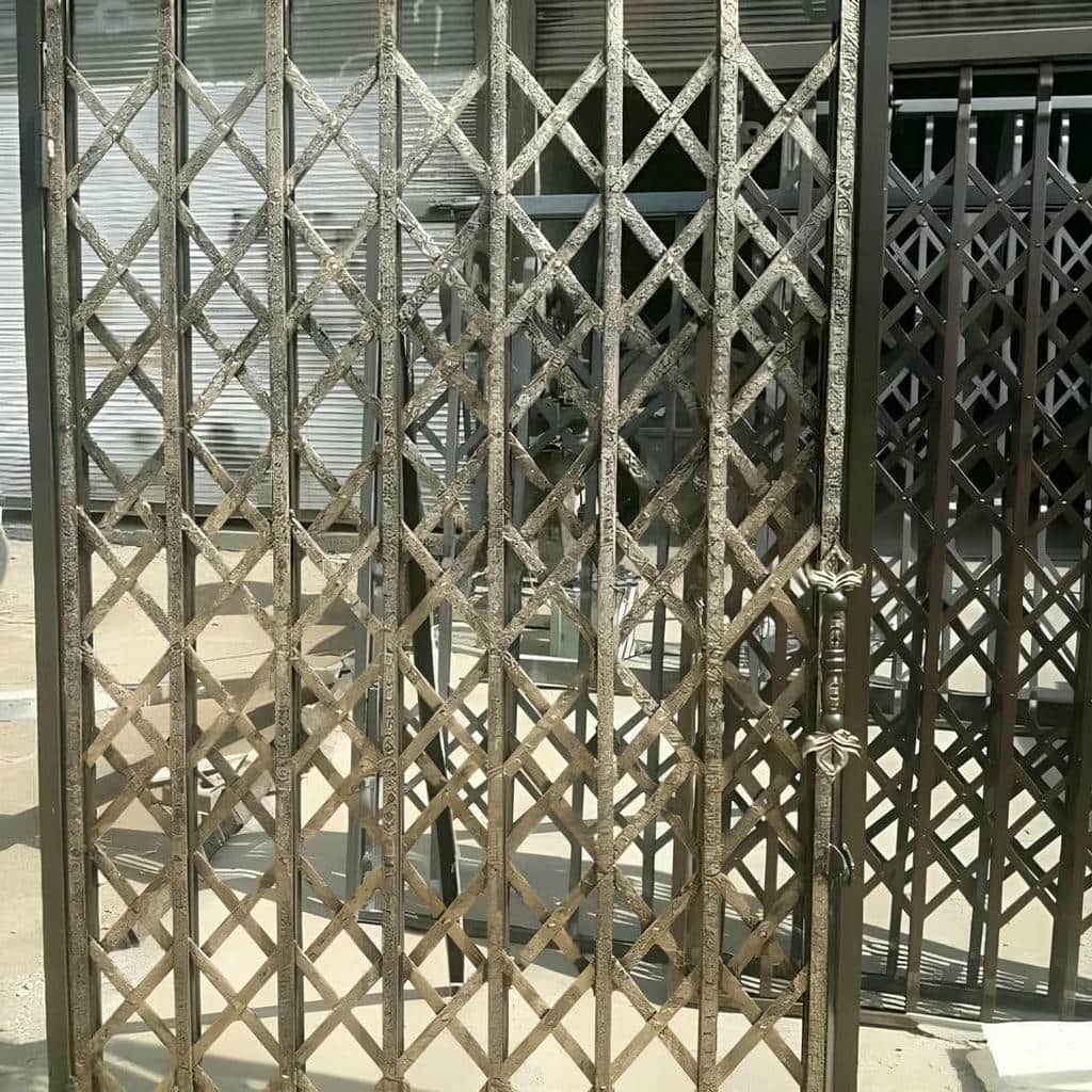 14 طرح درب آکاردئونی طلایی سلطنتی