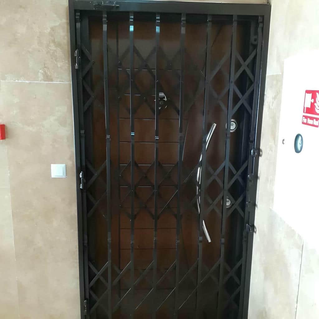 خرید حفاظ آکاردئونی لوزی تسمه پهن برای پاگرد کوچک